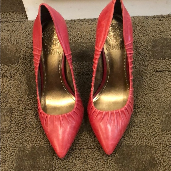 Red Vince camuto heels - Picture 3 of 3